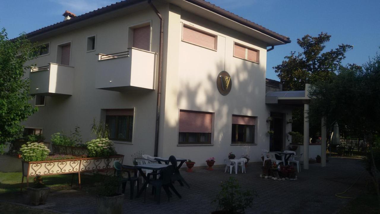 Hotel Le Vigne Contigliano Bagian luar foto