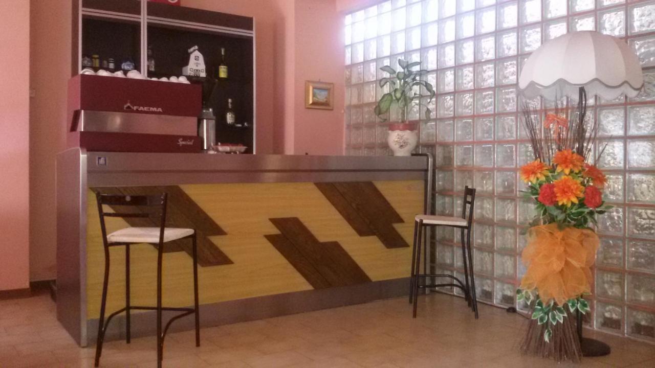 Hotel Le Vigne Contigliano Bagian luar foto