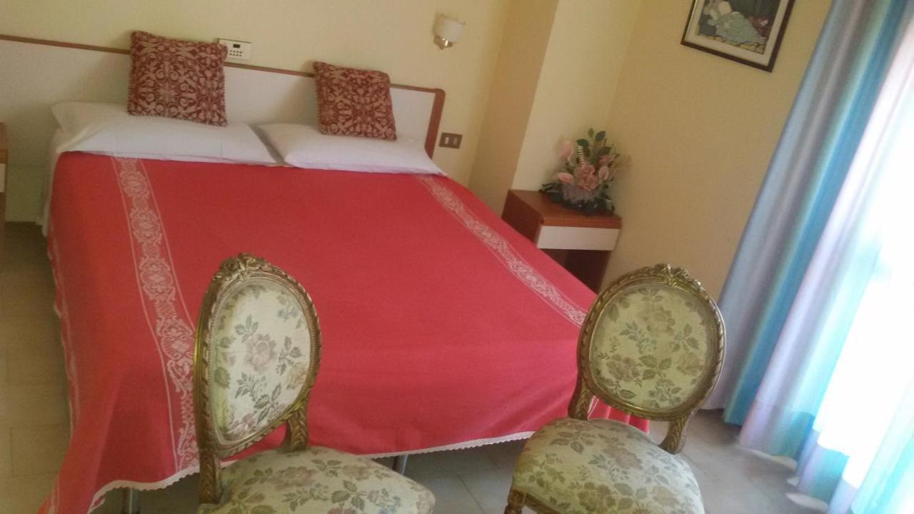 Hotel Le Vigne Contigliano Bagian luar foto